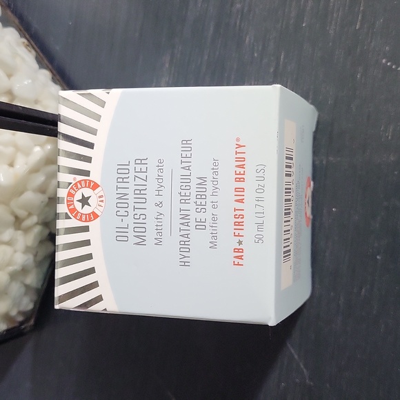 First aid beauty fab - Picture 3 of 3